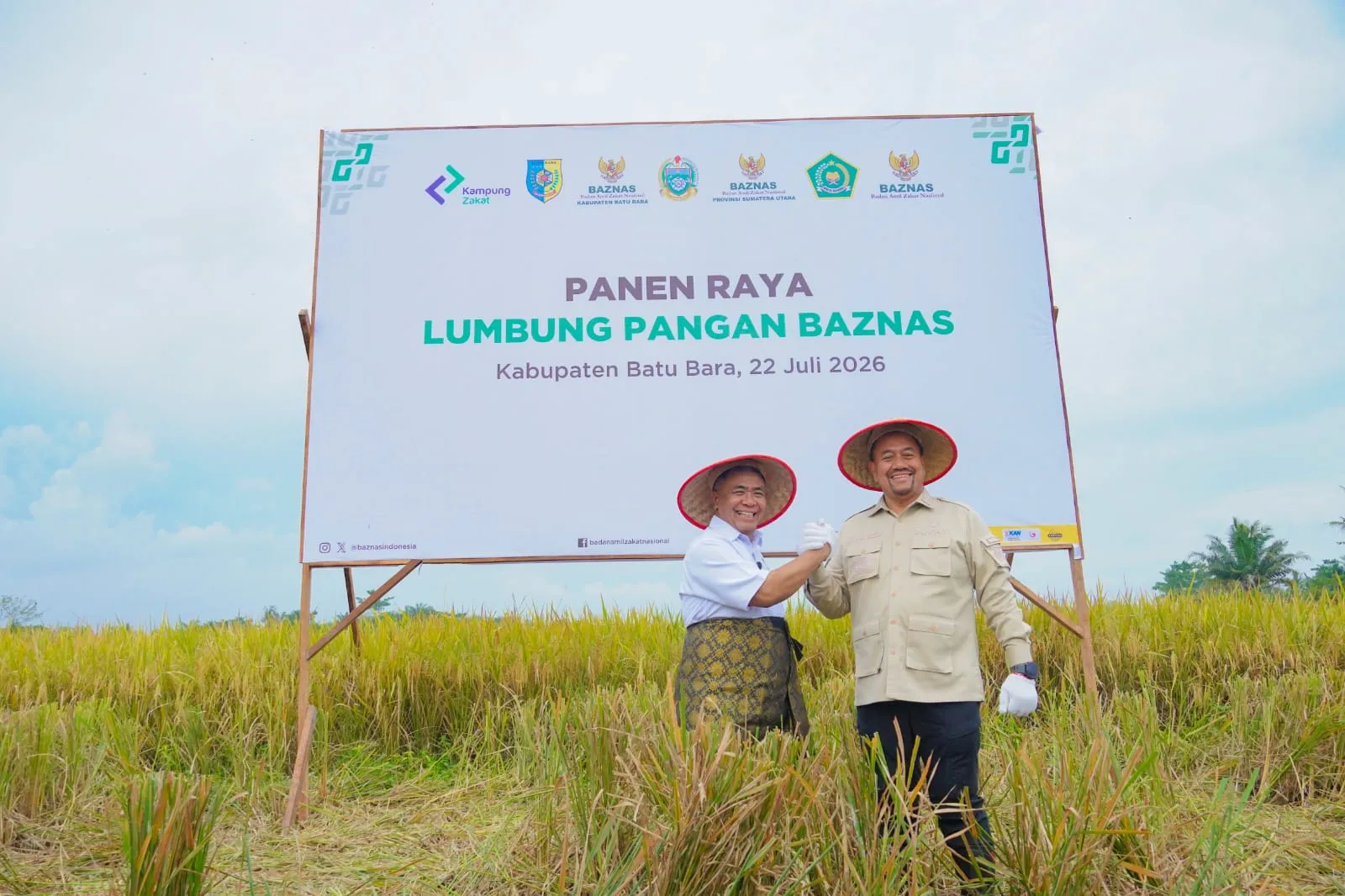 Panen Raya, Bupati Batu Bara Salurkan Zakat Pertanian Rp16 Juta
