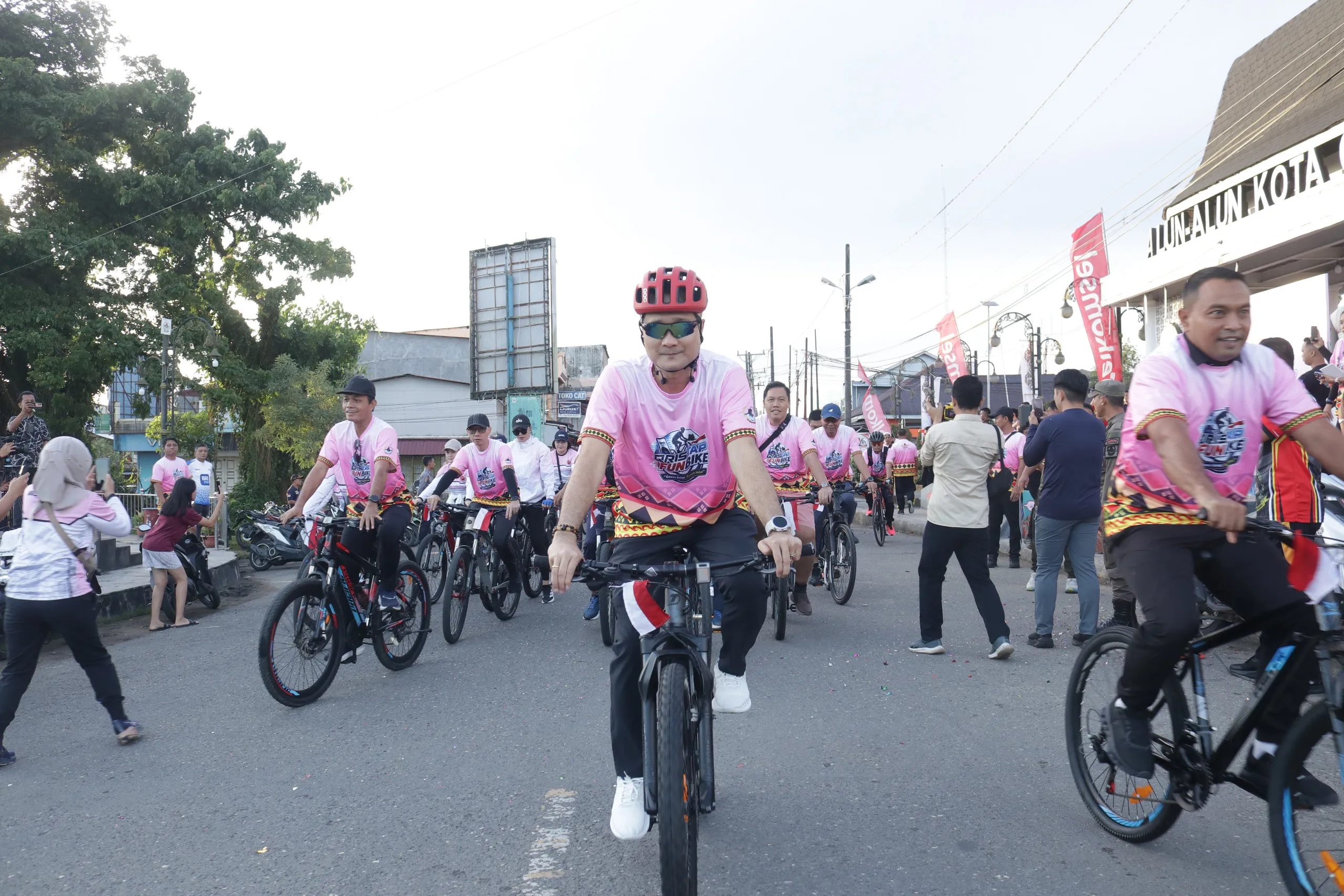 Lepas QRISTAP Fun Bike, Wali Kota Gunungsitoli Kampanyekan Hidup Sehat dan Percepat Digitalisasi Transaksi