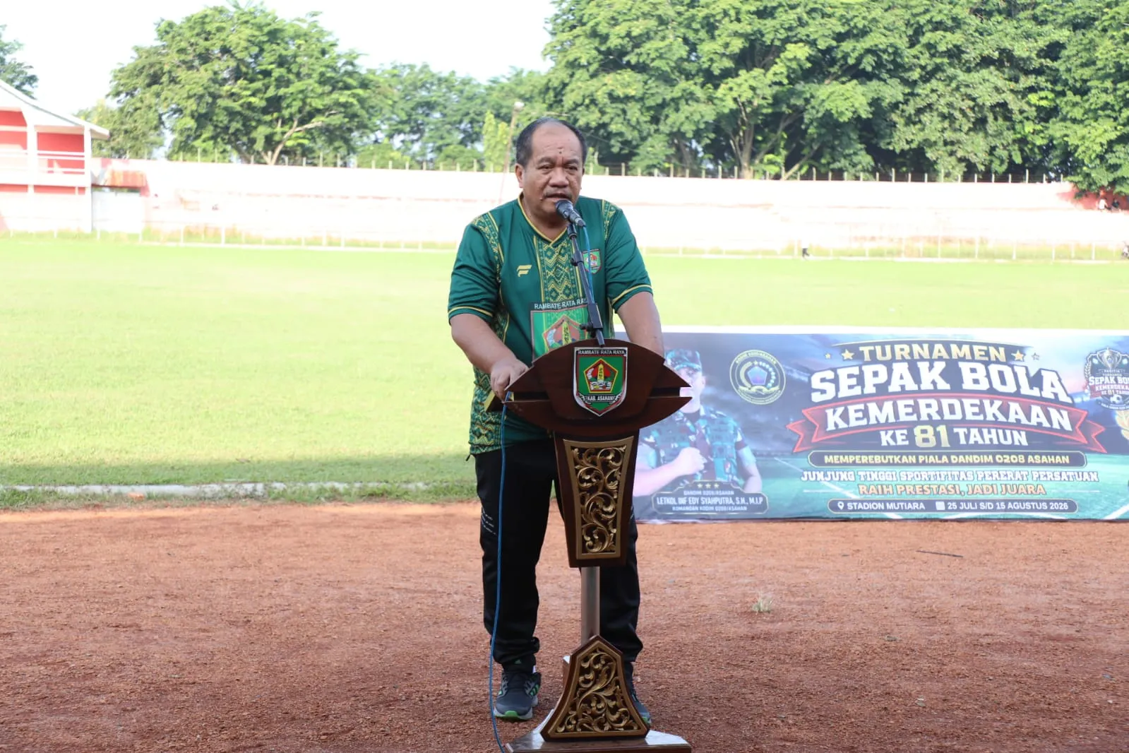 Bupati Asahan Buka Turnamen Sepak Bola HUT ke-81 RI di Stadion Mutiara Kisaran