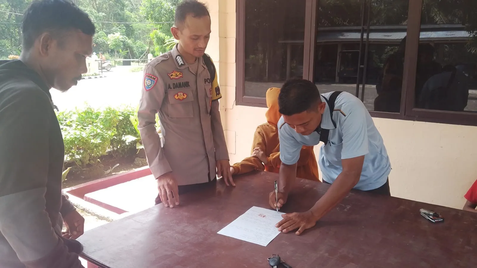 Kasus Gadai Handphone Berakhir Damai Di Mapolsek Padang Hilir