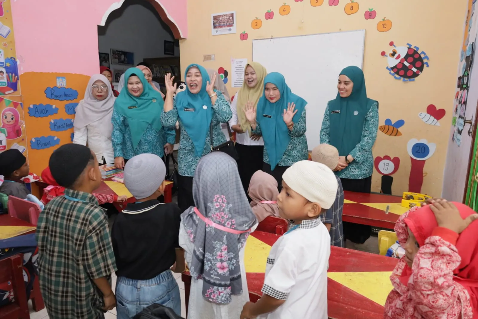 Tumbuhkan Budaya Literasi, TP PKK Asahan Kunjungi PAUD Sentang