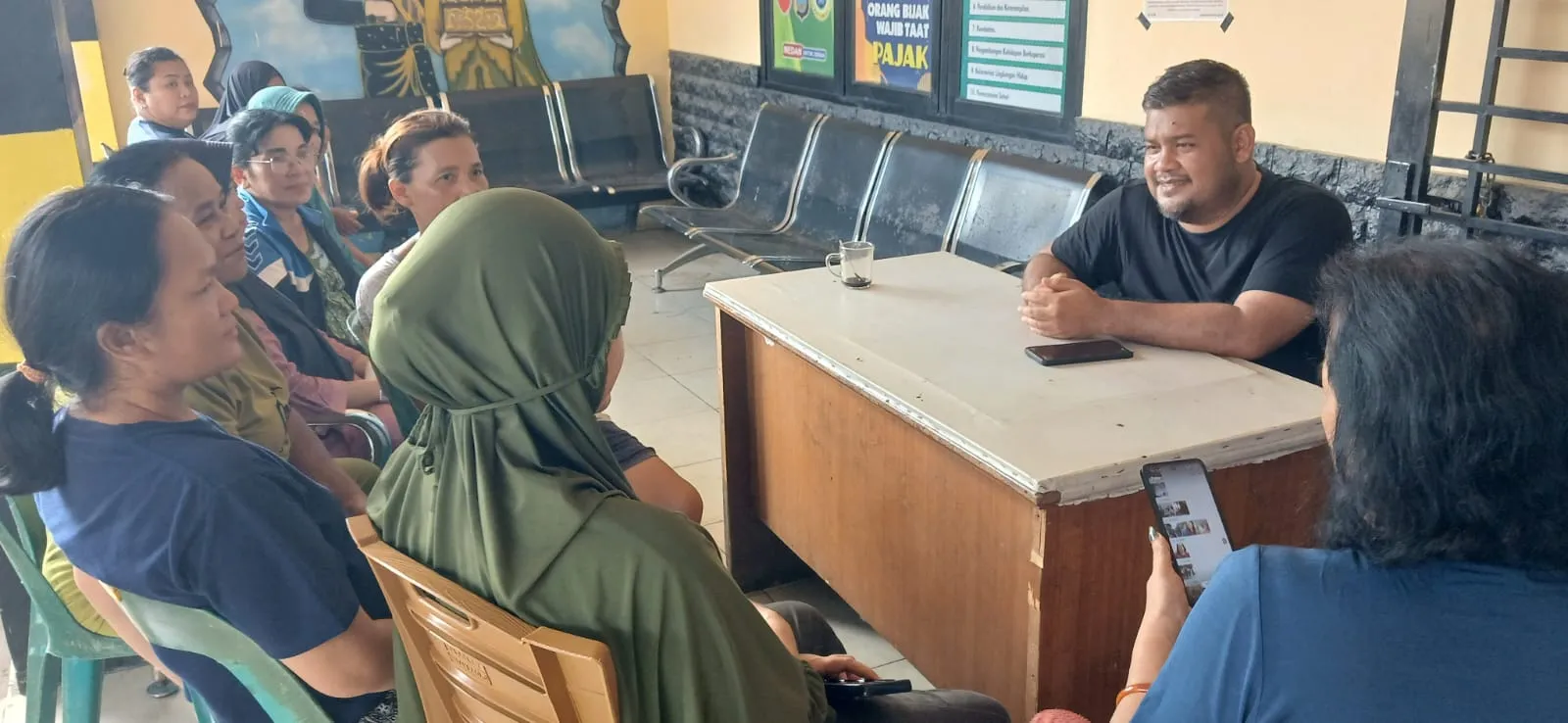 Jalan Jermal Raya Tergenang Air, Kaum Ibu Datangi Lurah Sei Mati