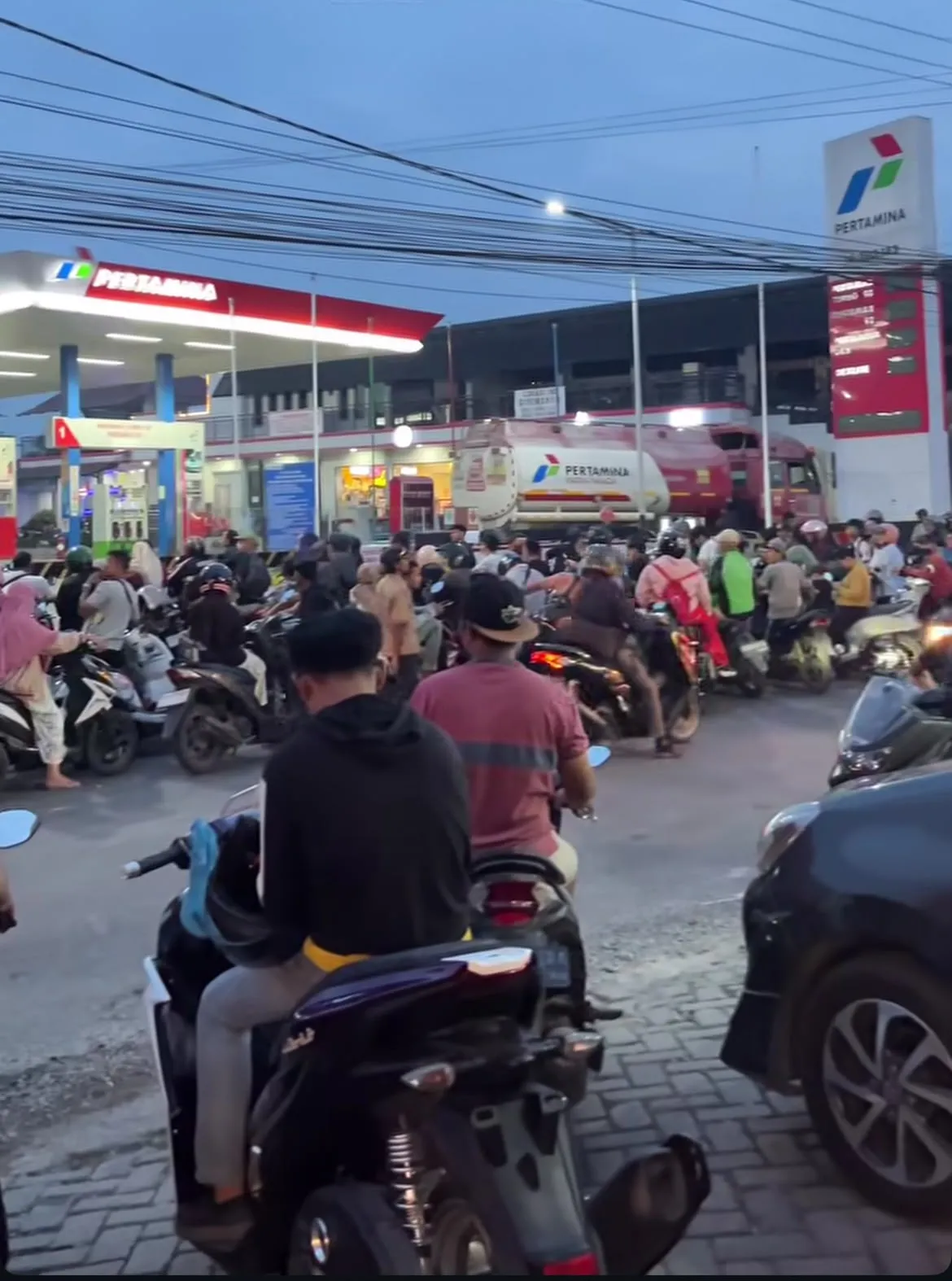 Kapendam I/BB: TNI AD Bantu Pertamina Atasi Kendala Distribusi BBM
