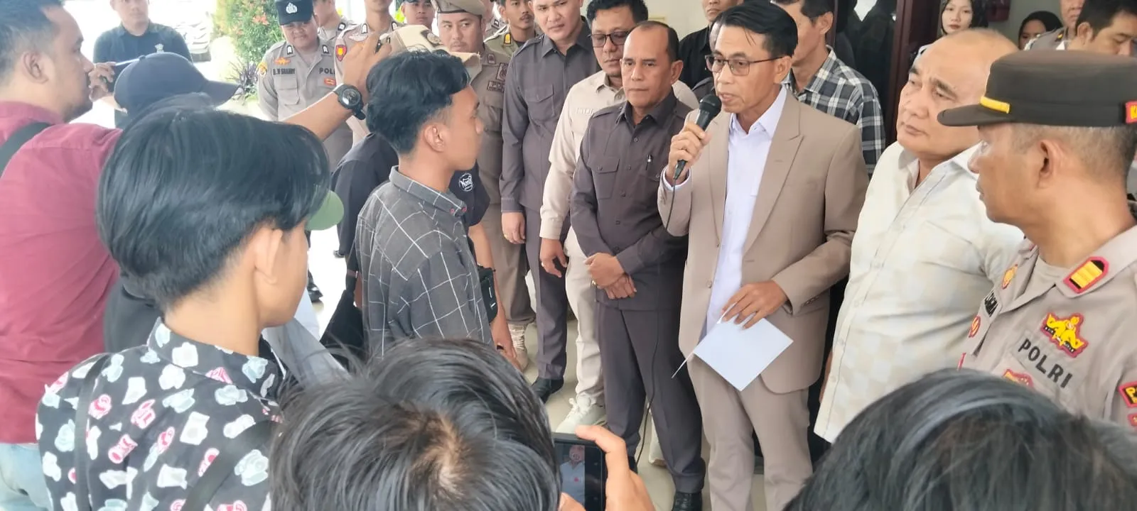 Gembara Unjuk Rasa Terkait BBM, DPRD  Batubara Janji Panggil Pengusaha SPBU