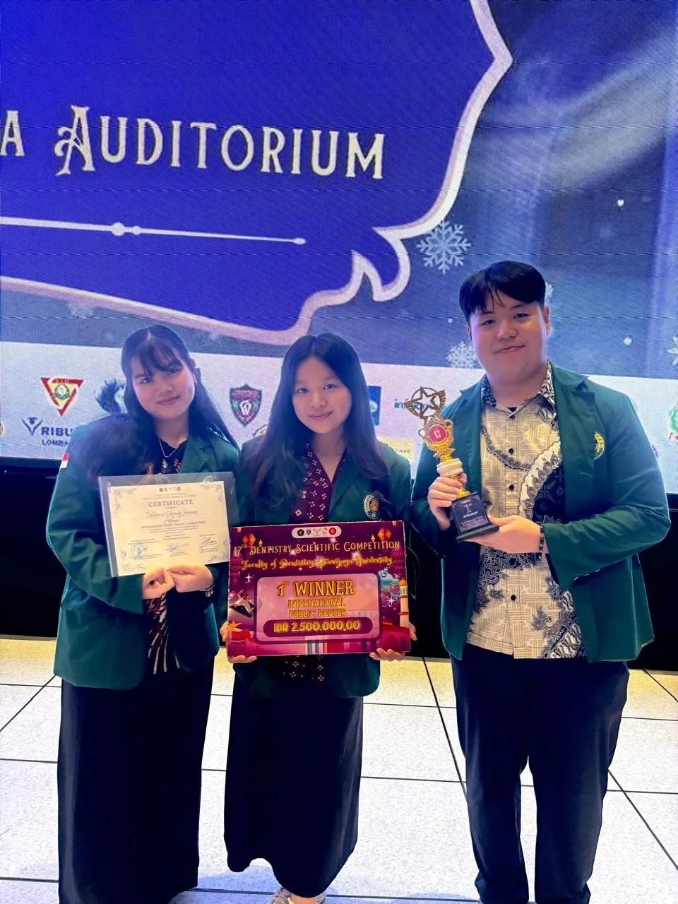 Mahasiswa FKG USU Raih Juara I International Public Poster Competition 2026