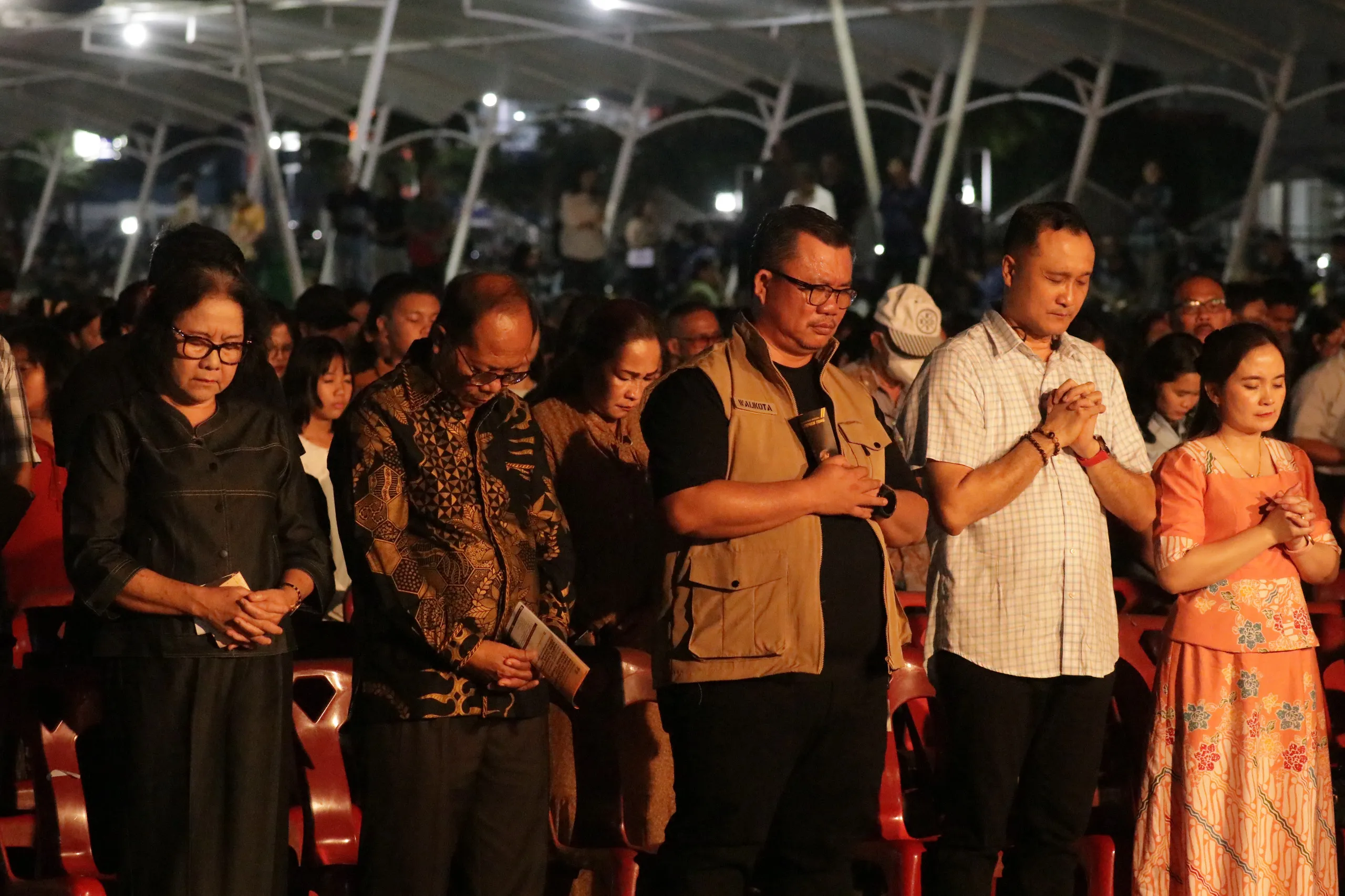 Wali Kota Gunungsitoli Ajak Jemaat Jadikan KPIN Nias 2026 Momentum Pembaruan Iman dan Keluarga Kudus