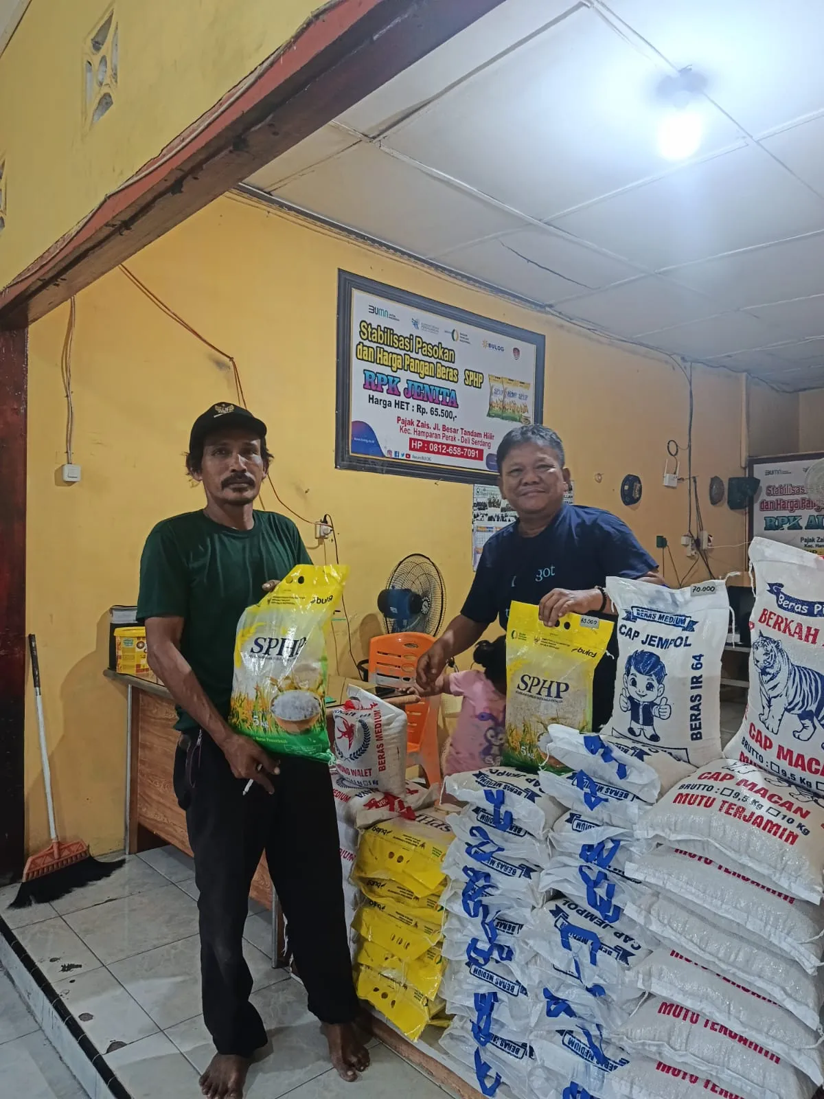 Harga Terjangkau Kualitas Terjaga, Beras SPHP Laris di Hamparan Perak