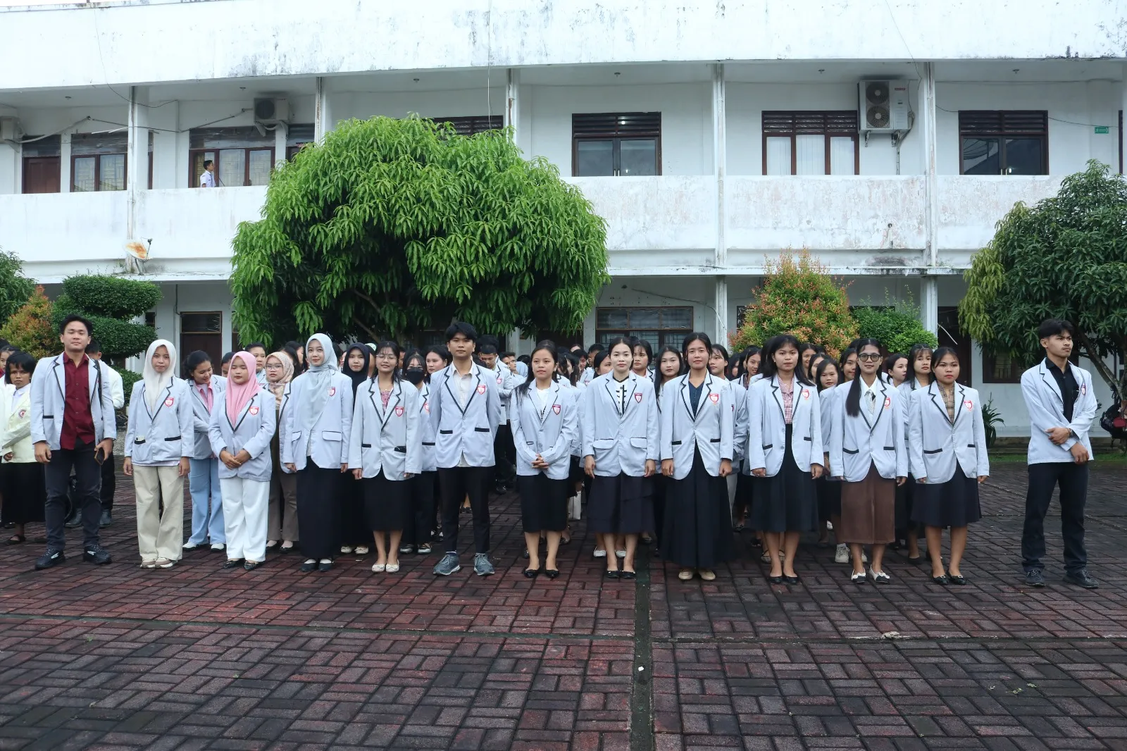 Wali Kota Gunungsitoli Berangkatkan 100 Mahasiswa Penerima Beasiswa