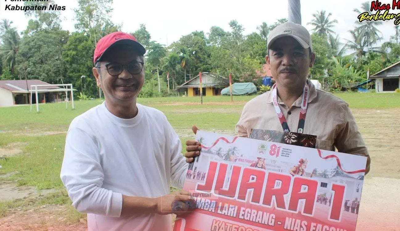 Semaratk HUT Ke 81 RI, Bupati Nias Saksikan Lomba. Lari Egrang
