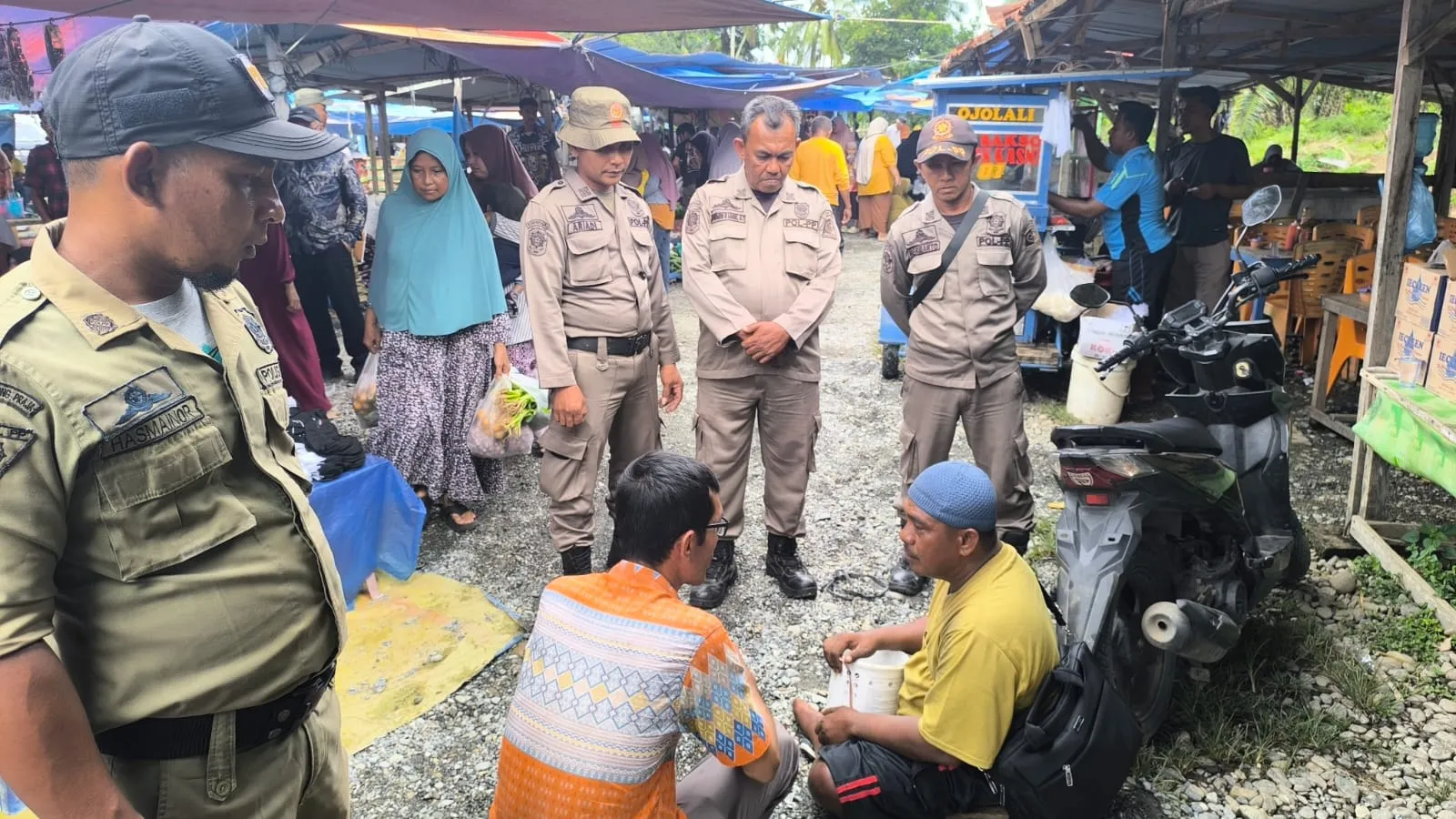 Tertibkan Pasar Arongan, Satpol PP-WH Nagan Raya Jaring Gepeng