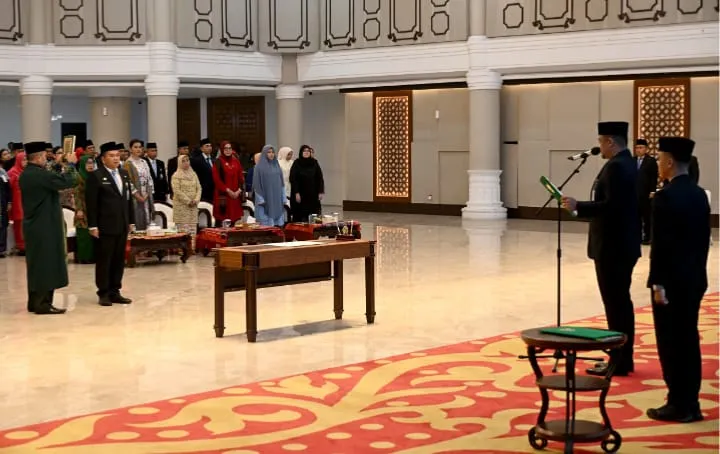 Gubsu Lantik Timur Tumanggor Sebagai Pj Sekdaprov Sumut