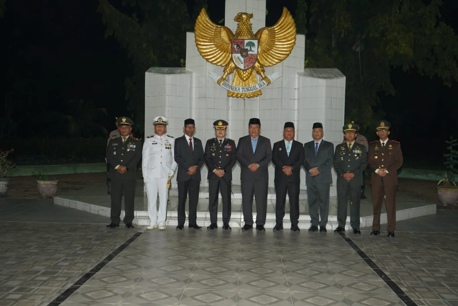 Khidmat, Bupati Asahan Ikuti Upacara Renungan Suci di TMP Kisaran Jelang HUT ke-81 RI