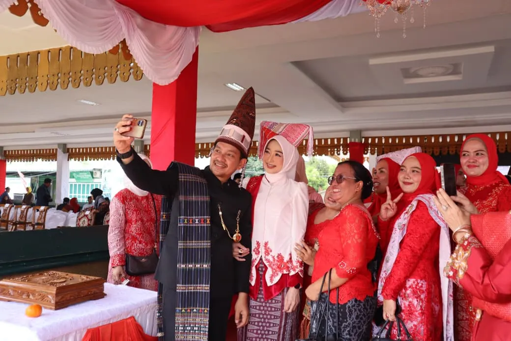 Wali Kota Tebing Tinggi Pimpin Upacara HUT Ke-81 RI di Lapangan Merdeka