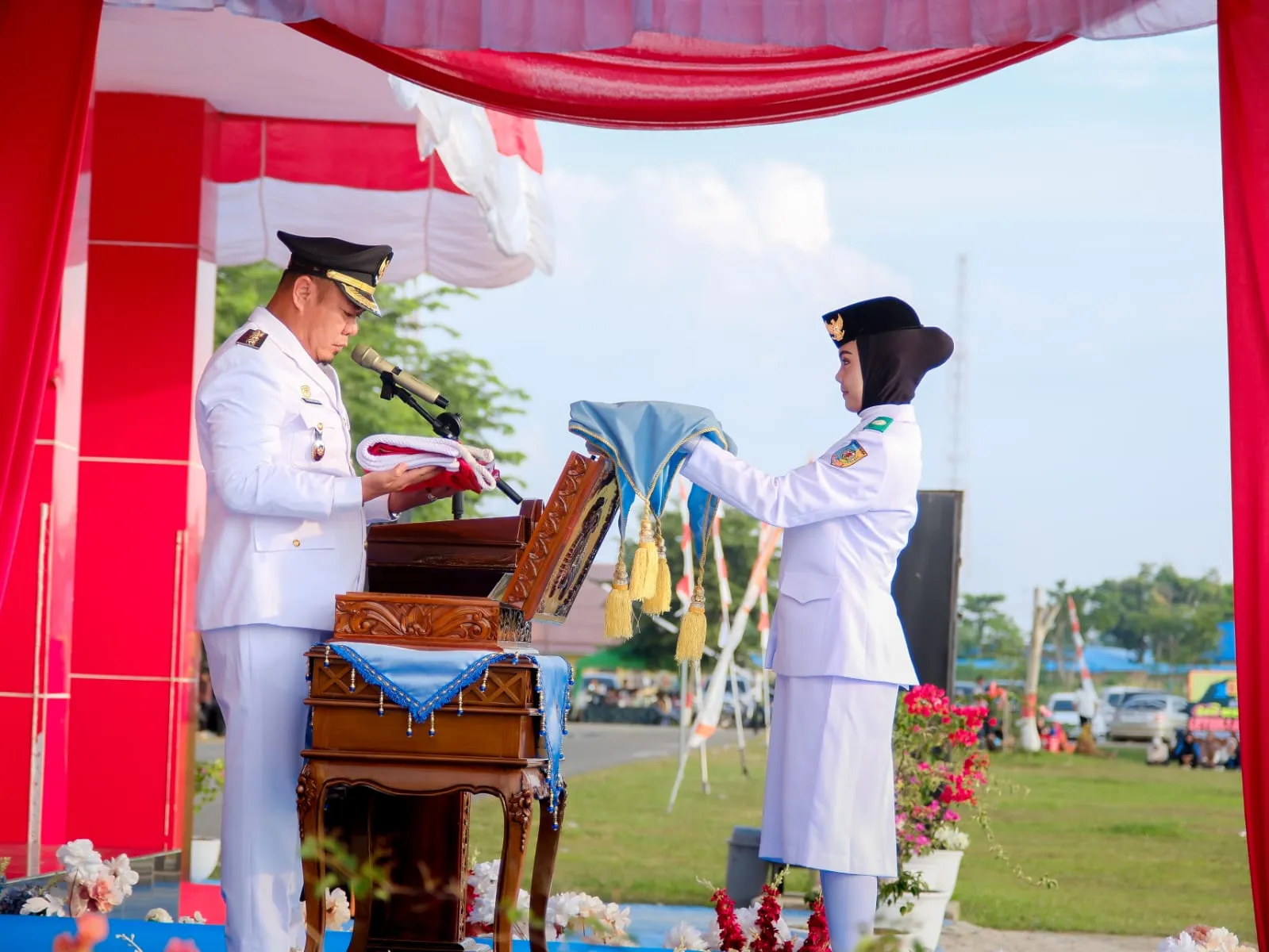 Pimpin Upacara Penurunan Bendera HUT ke-81 RI, Wabup Batu Bara Apresiasi Paskibraka