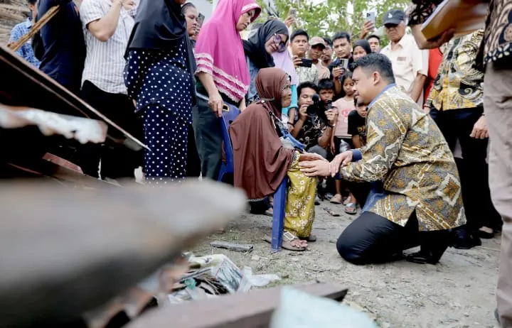 Bobby Nasution Pastikan Bangun Kembali Rumah Korban Puting Beliung di Medan Johor