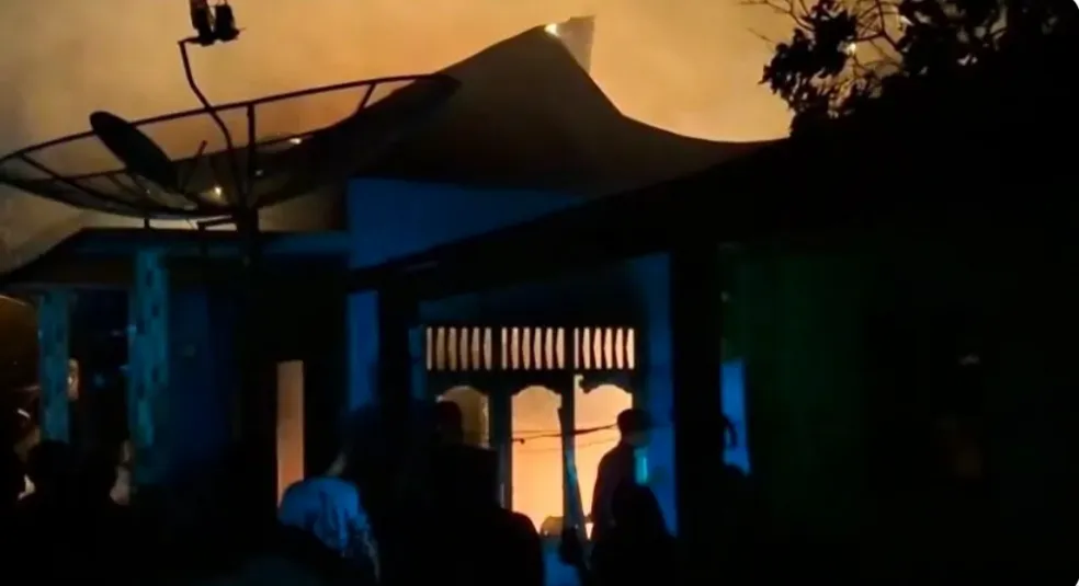 Si Jago Merah Ngamuk, Tiga Rumah di Panyabungan Julu Ludes Terbakar