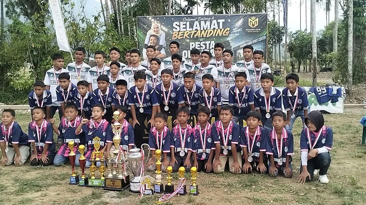 Beri Motivasi Juara, Maraginda Hakim Apresiasi Prestasi SSB Manja di Level Kabupaten