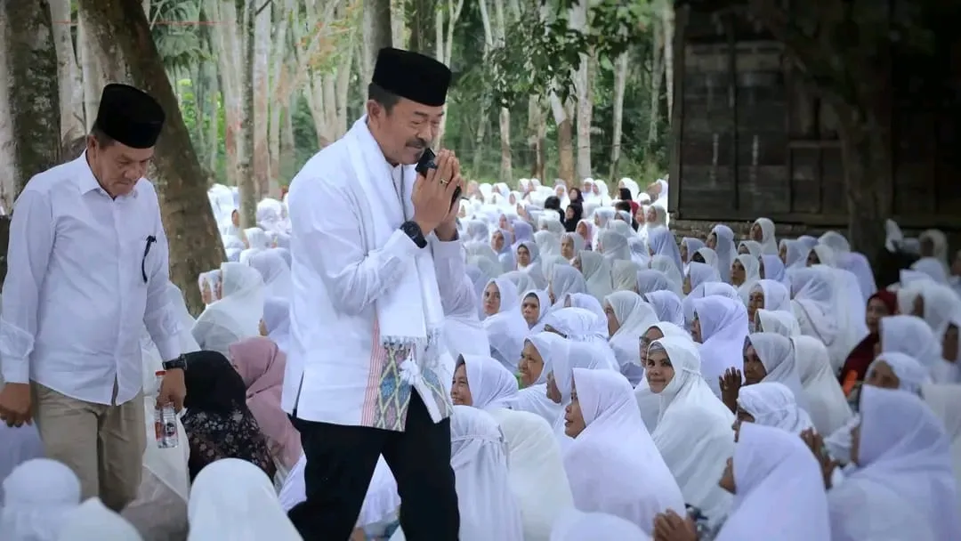 Bupati Madina Hadiri Sejuta Selawat dan Maulid Akbar 1448 H di Siabu dan Kotanopan