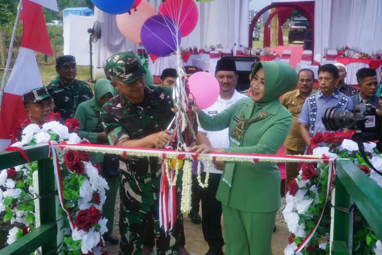 Pangdam Iskandar Muda Resmikan Jembatan Perintis Garuda Di Aceh Tamiang