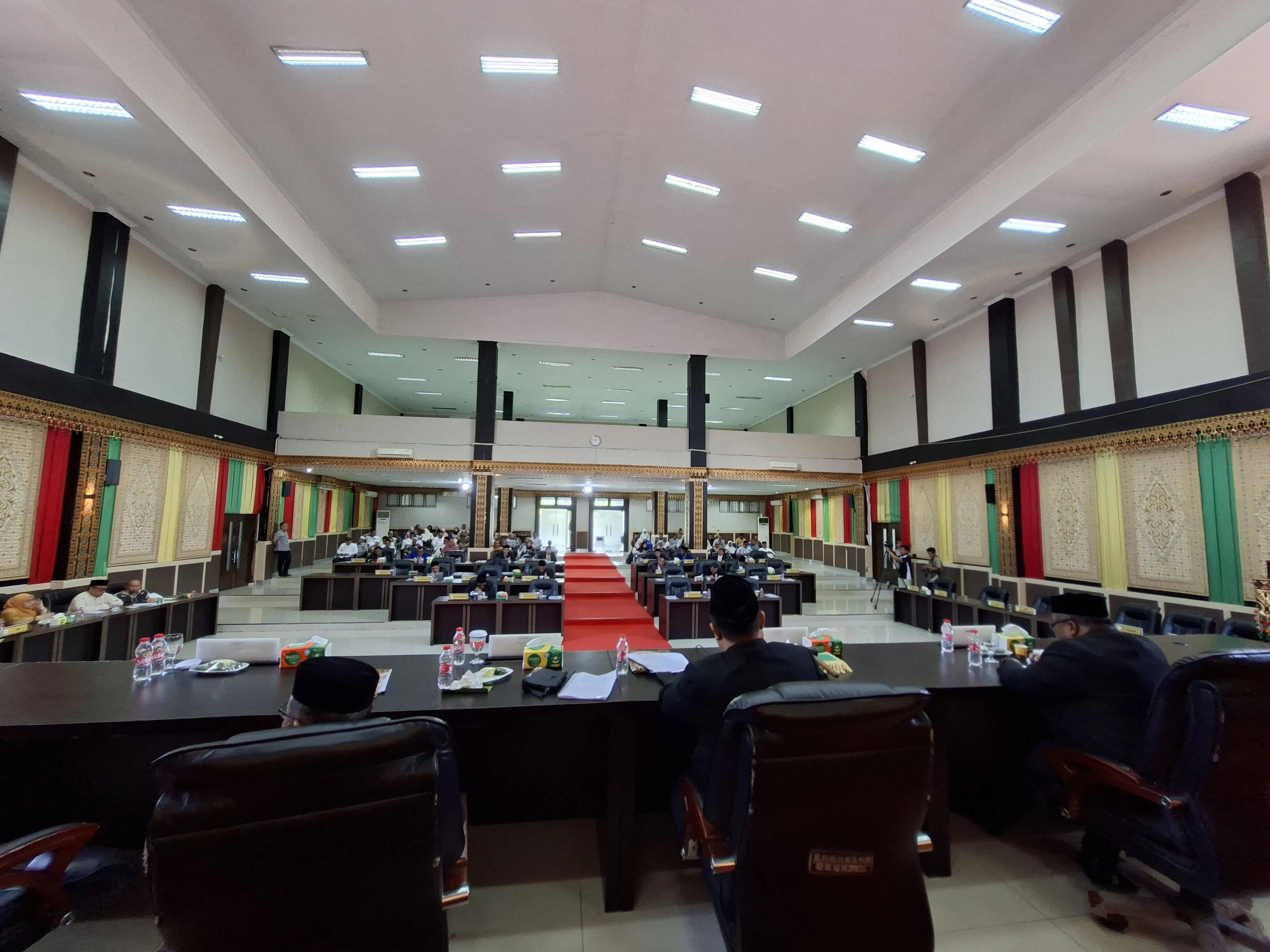 Tanpa Drama, Empat Fraksi DPRK Agara Setujui LPP APBK 2025
