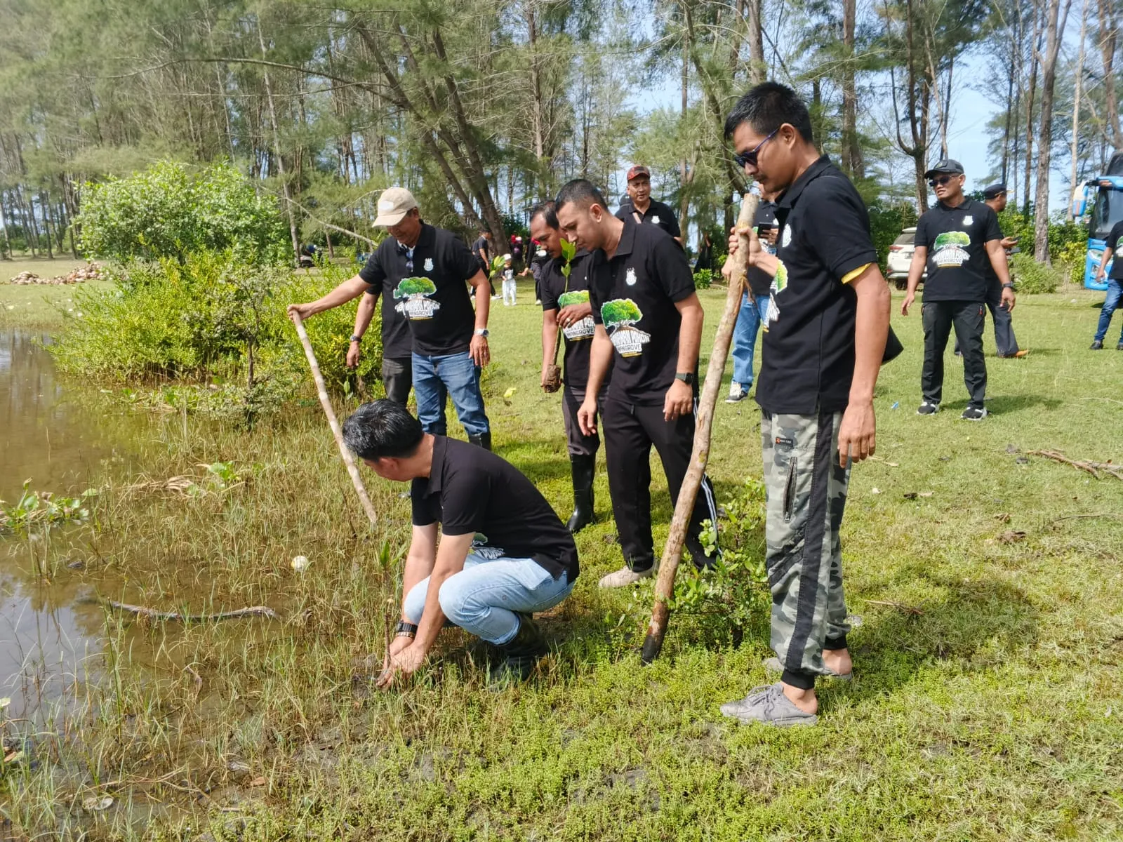 Kejari Nagan Raya Rayakan HUT ke-81 Kejaksaan dengan Aksi Hijau di Kuala Pesisir