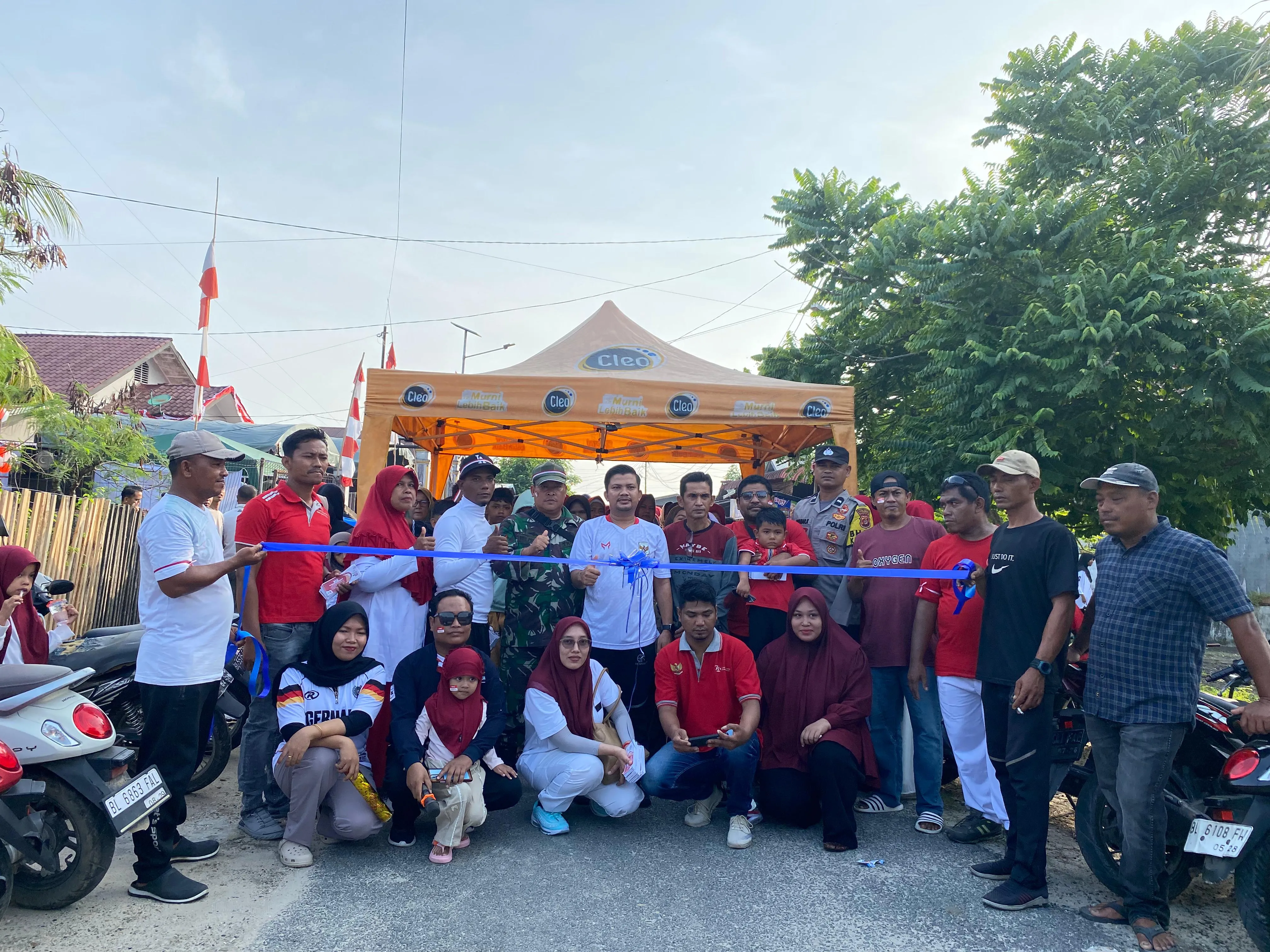 Peringati HUT ke-81 RI, Seribuan Warga Sungai Pauh Tanjong Meriahkan Jalan Santai