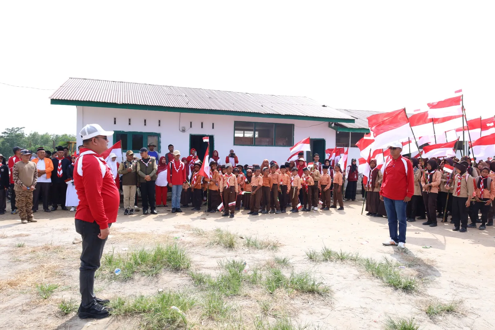Kobarkan Semangat Kemerdekaan, Wabup Asahan Hadiri Kirab Merah Putih Di Desa