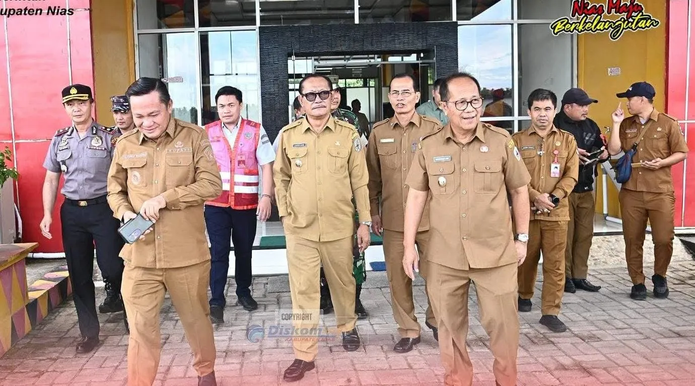 Wabup Nias Sambut Kedatangan Wagub Sumut Di Bandara Binaka