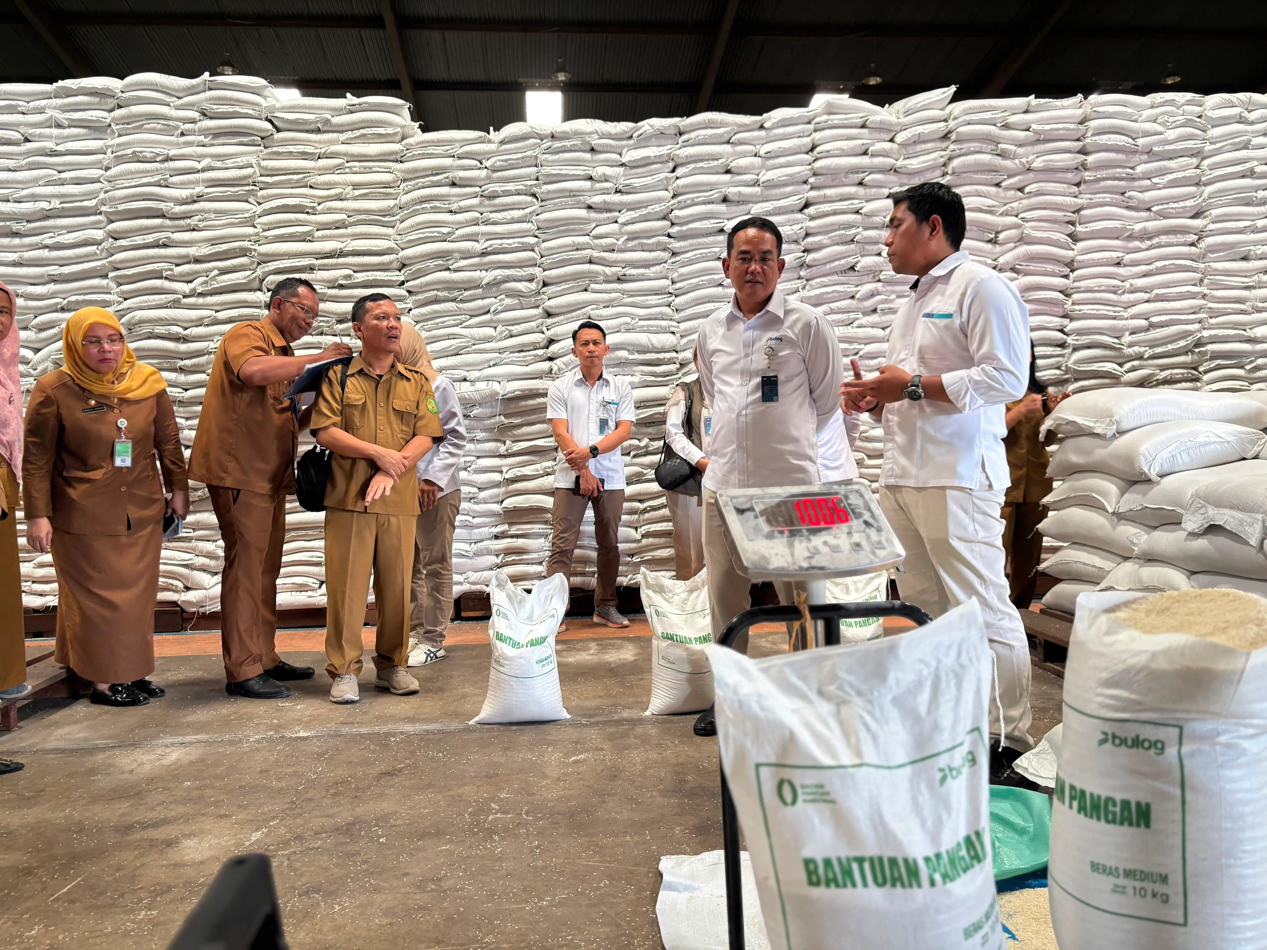 Bulog Sumut Terus Salurkan Beras Dan Minyakita Ke Masyarakat