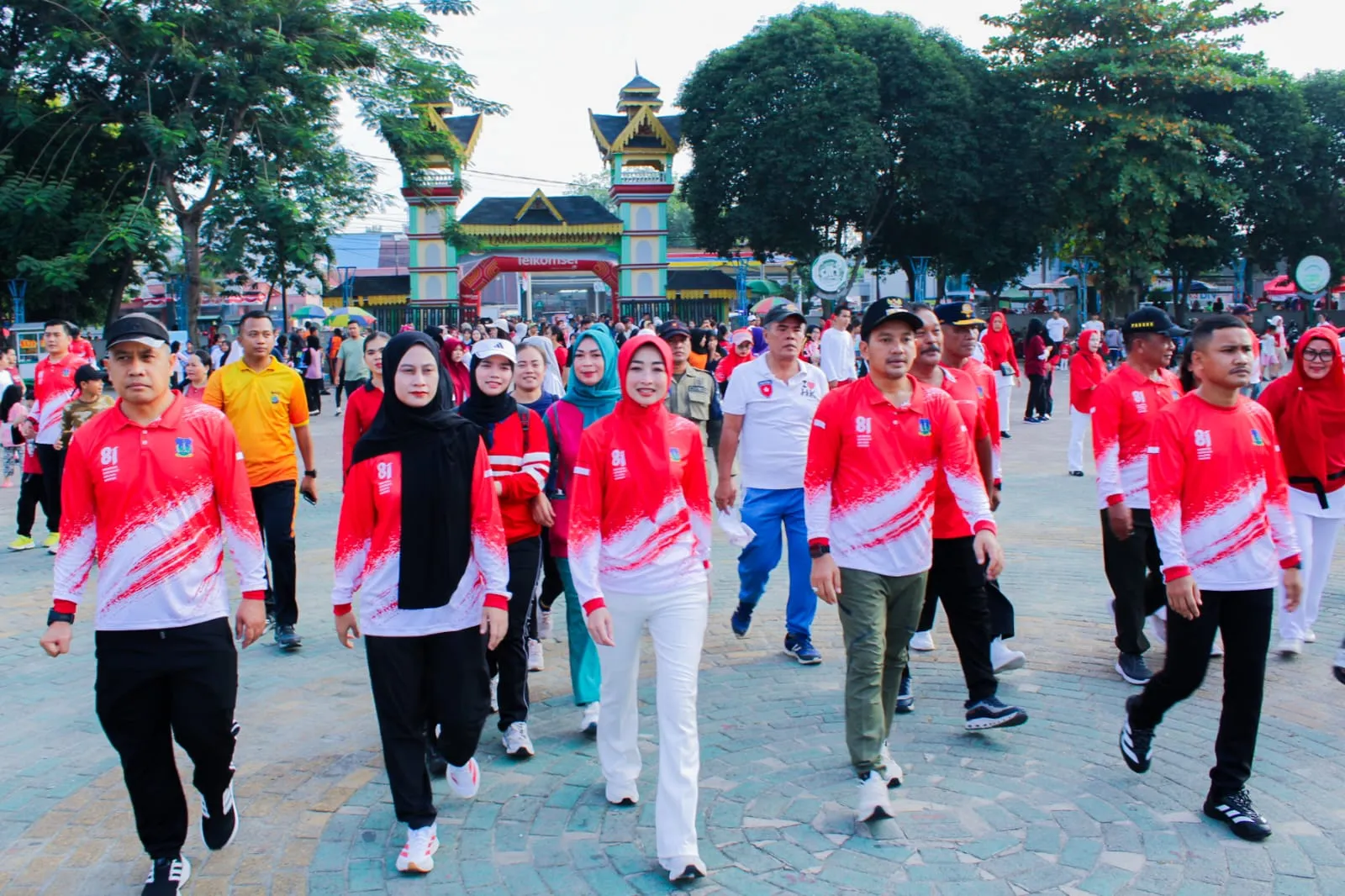 Warga Tebingtnggi Padati Lapangan Merdeka, Meriahkan HUT Ke 81 Kemerdekaan RI