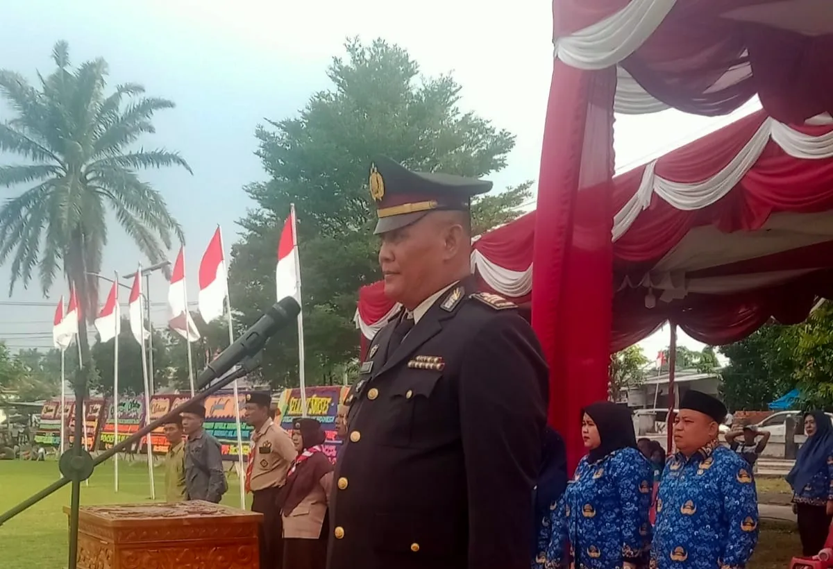 Wakapolsek Sunggal Irup Penurunan Bendera HUT Ke 81 RI