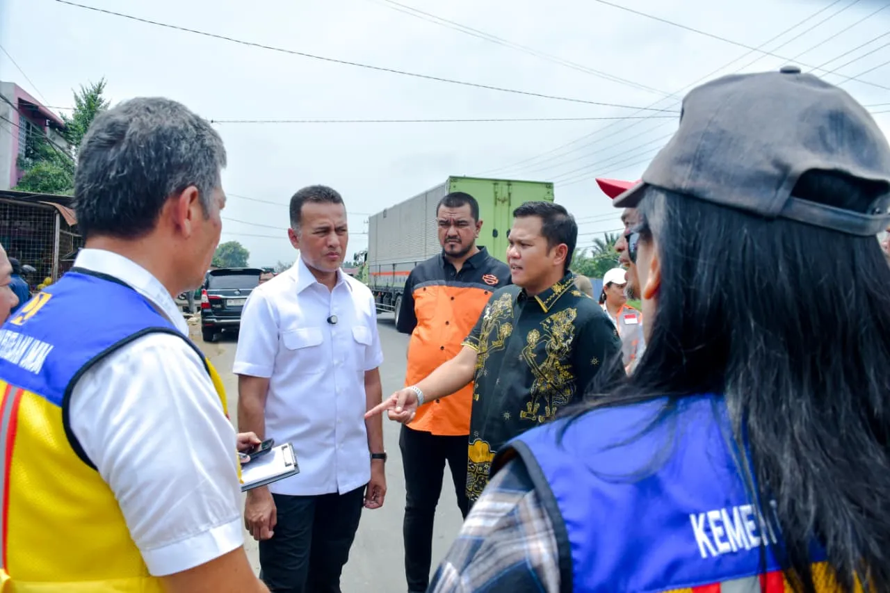 Ijeck dan Adlin Tinjau Progres Pembangunan Proyek Jalan Nasional di Sei Rampah