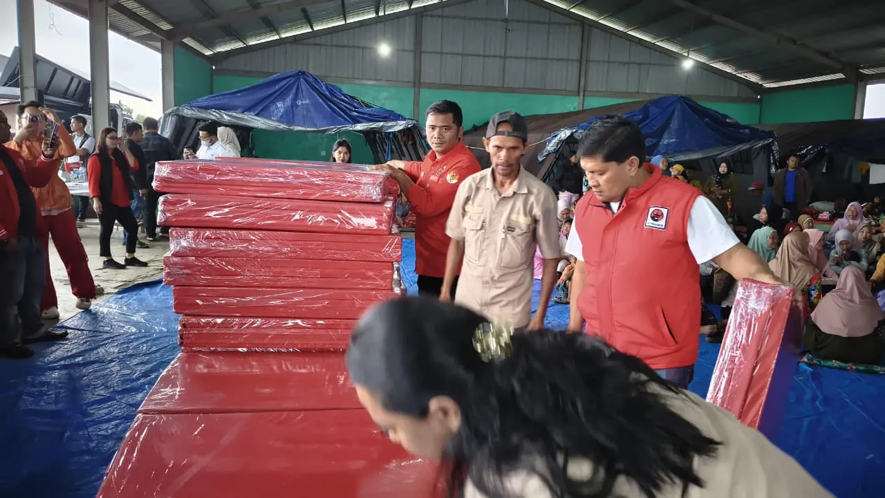 Rampungkan Bantuan Pengungsi Sinabung, PDI Perjuangan Sumut Jalankan Instruksi Megawati