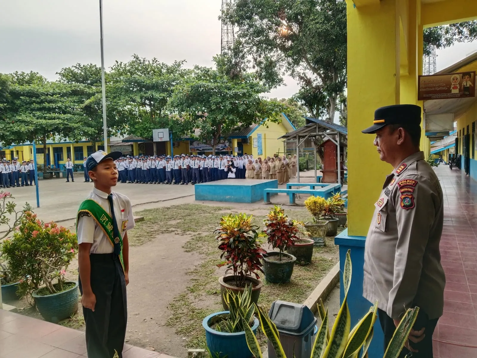 Kasat Binmas Polres Batu Bara Ajak Pelajar SMPN 1 Lima Puluh Jauhi Bullying dan Bijak Bermedsos