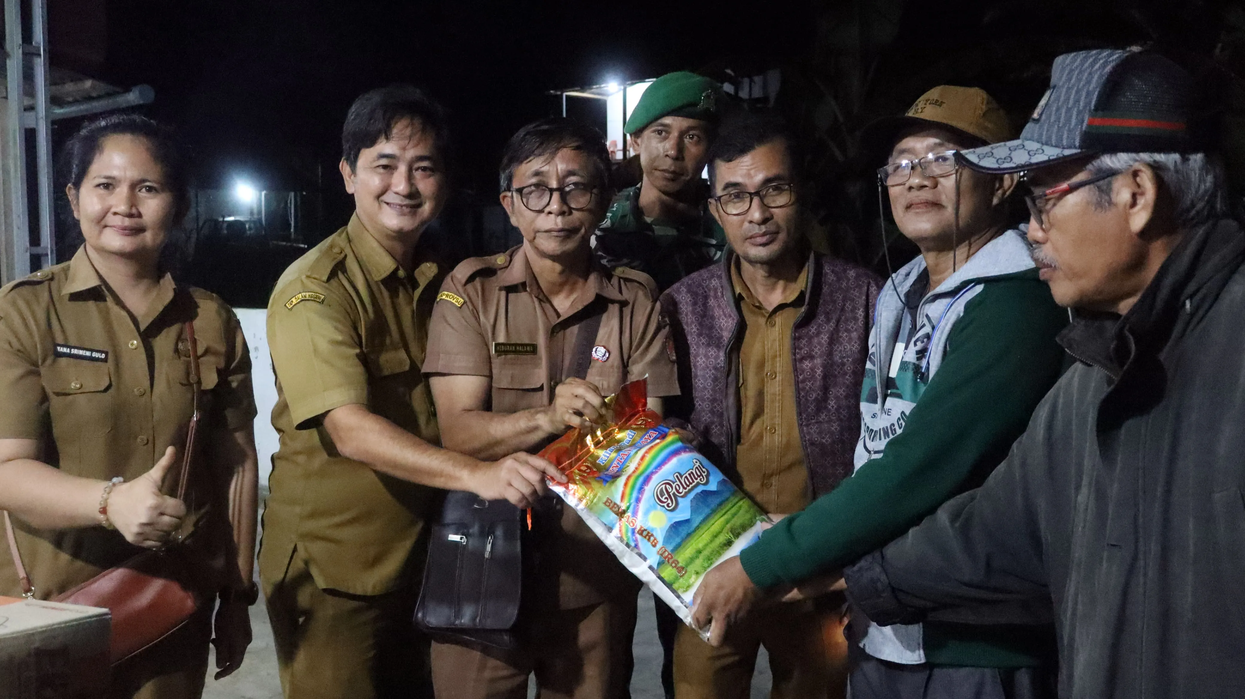 Gerak Cepat, Pemkab Nias Barat Salurkan Bantuan untuk Ratusan KK Terdampak Banjir