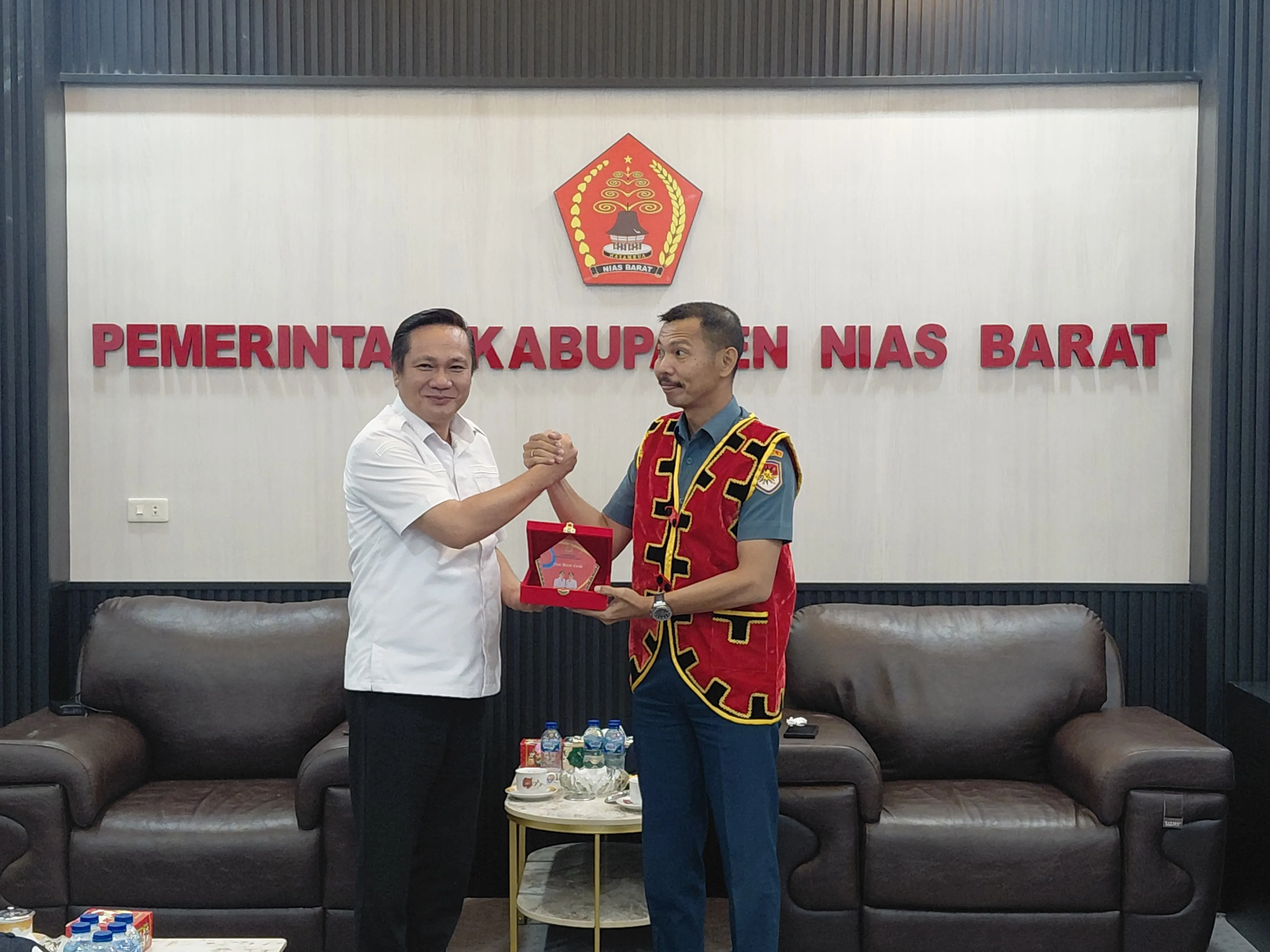 Tindak Lanjuti Pertemuan dengan Wamenhan, Danlanal Nias Tinjau Calon Lokasi Pos AL di Nias Barat