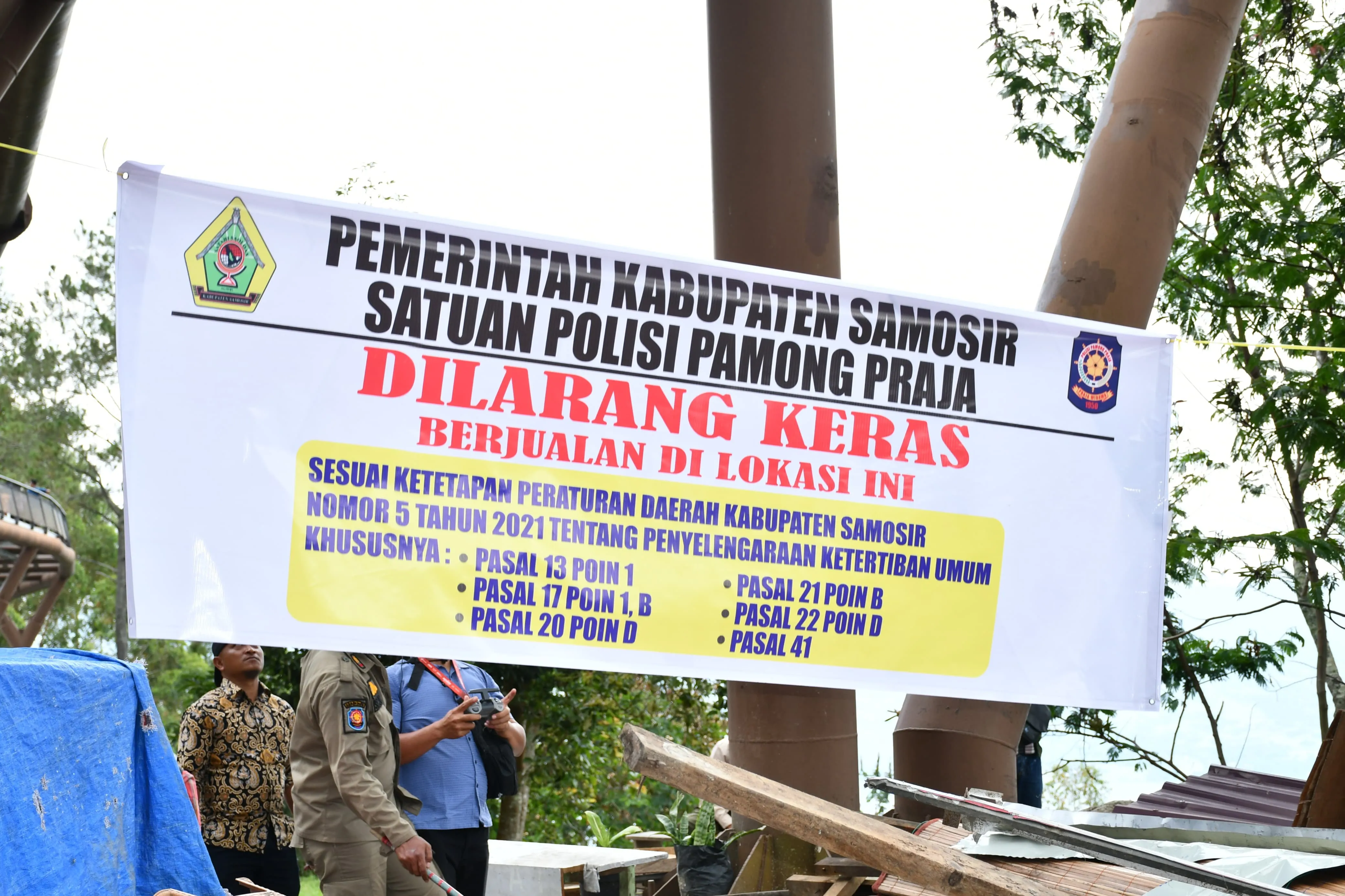 Penertiban Bangunan Liar di Menara Pandang Tele Samosir Berjalan Kondusif