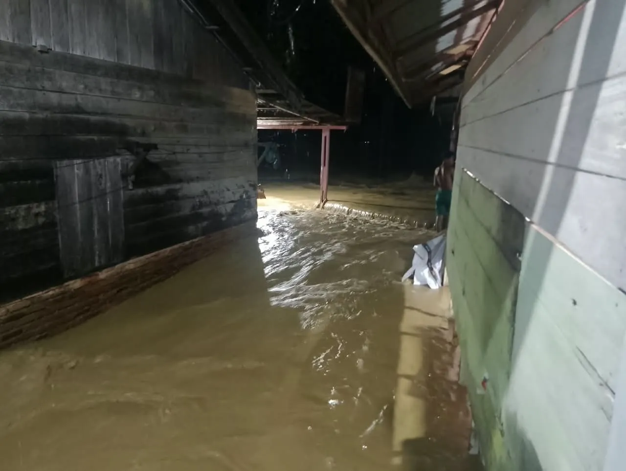 Kutacane Banjir Lagi, Kali Bulan Meluap Terjang Rumah Warga