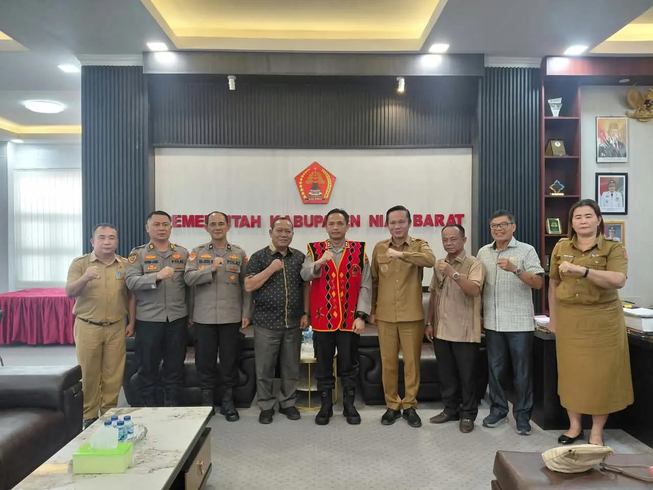 Kapolres Nias Silaturahmi ke Bupati Nias Barat Bahas Keamanan dan Pelayanan Publik