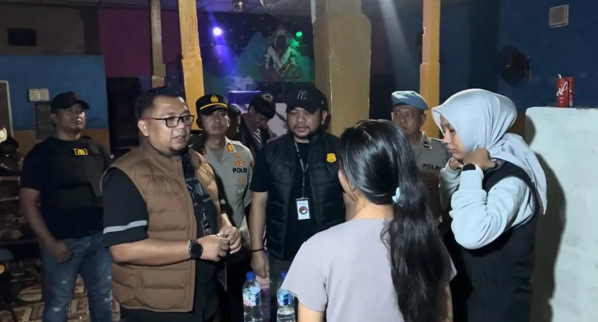 Cafe Janna Patumbak Digerebek Dan Di Police Line