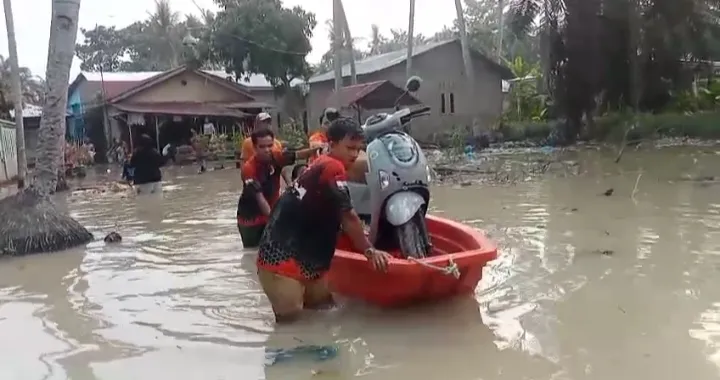 Luapan Air Sungai Rendam 211 Rumah