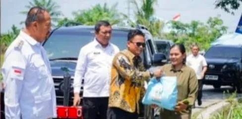 Bupati Dan Anggota DPRD Batubara Tinjau Warga Terdampak Banjir