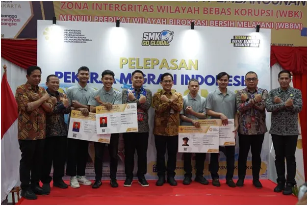 Wamen P2MI Lepas 37 Pekerja Migran ke Saudi