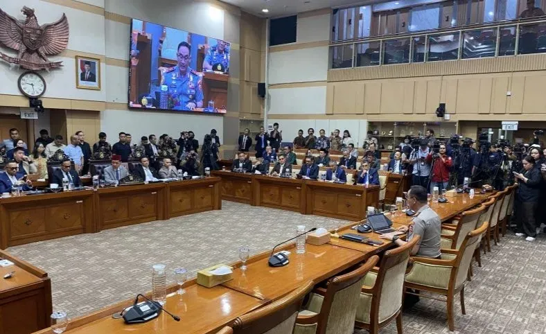 Kritik Publik Peringatan Dini Benahi Polri