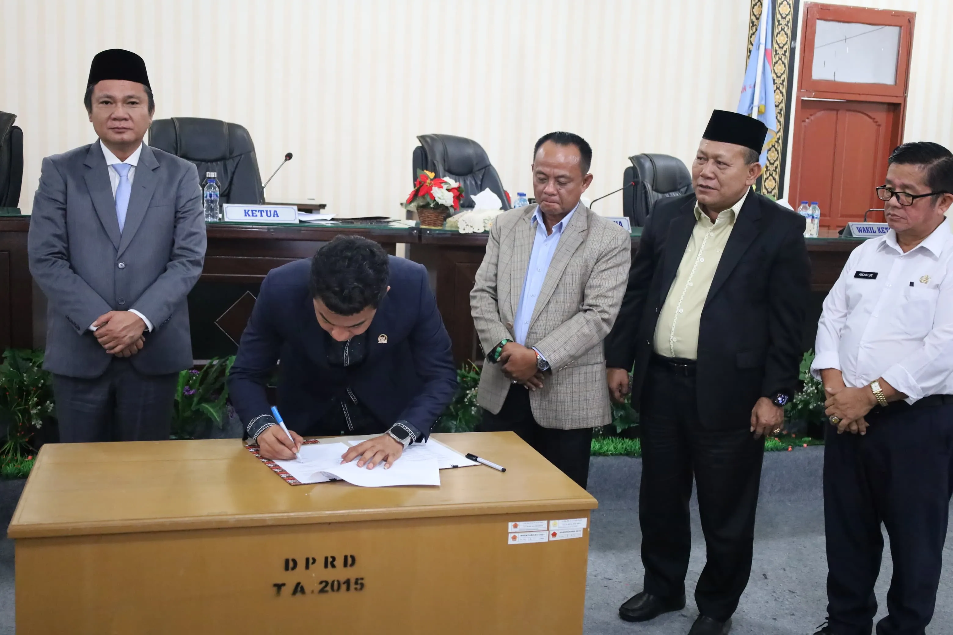 P-APBD 2026 Disahkan, Bupati Nias Barat Instruksikan OPD Kebut Realisasi Program