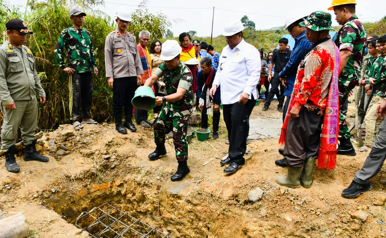 Pemkab Samosir Gandeng TNI-Kementan Bangun Irigasi dan Jembatan