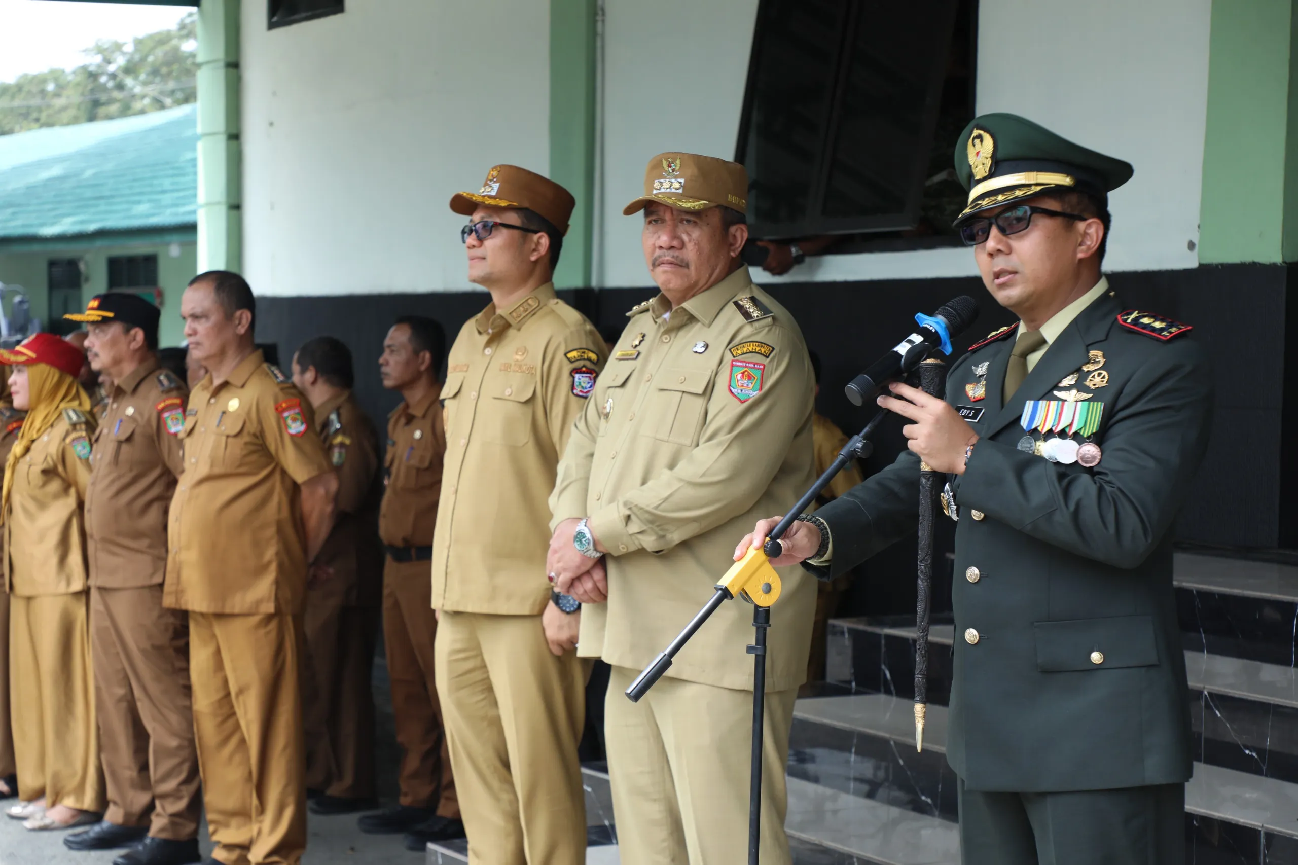 Bupati Asahan Serahkan 27 Truk Roda 6 untuk Operasional KDMP