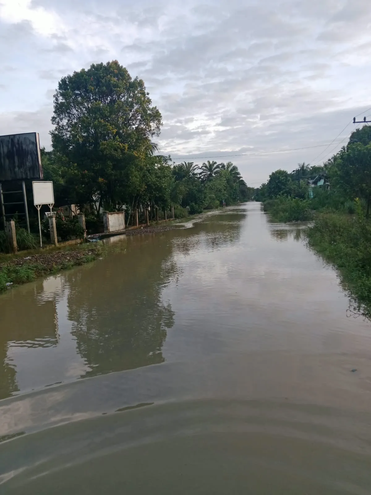 Akses Dua Desa di Aceh Tamiang Terputus Akibat Luapan Sungai Tenggulun