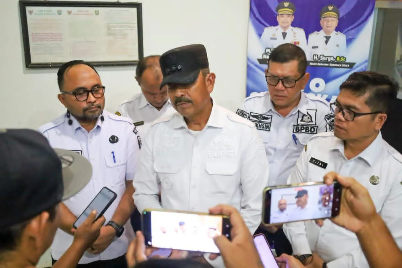 Antisipasi Dampak Kabut Asap, Bupati Madina Putuskan PJJ dan Bagi Masker