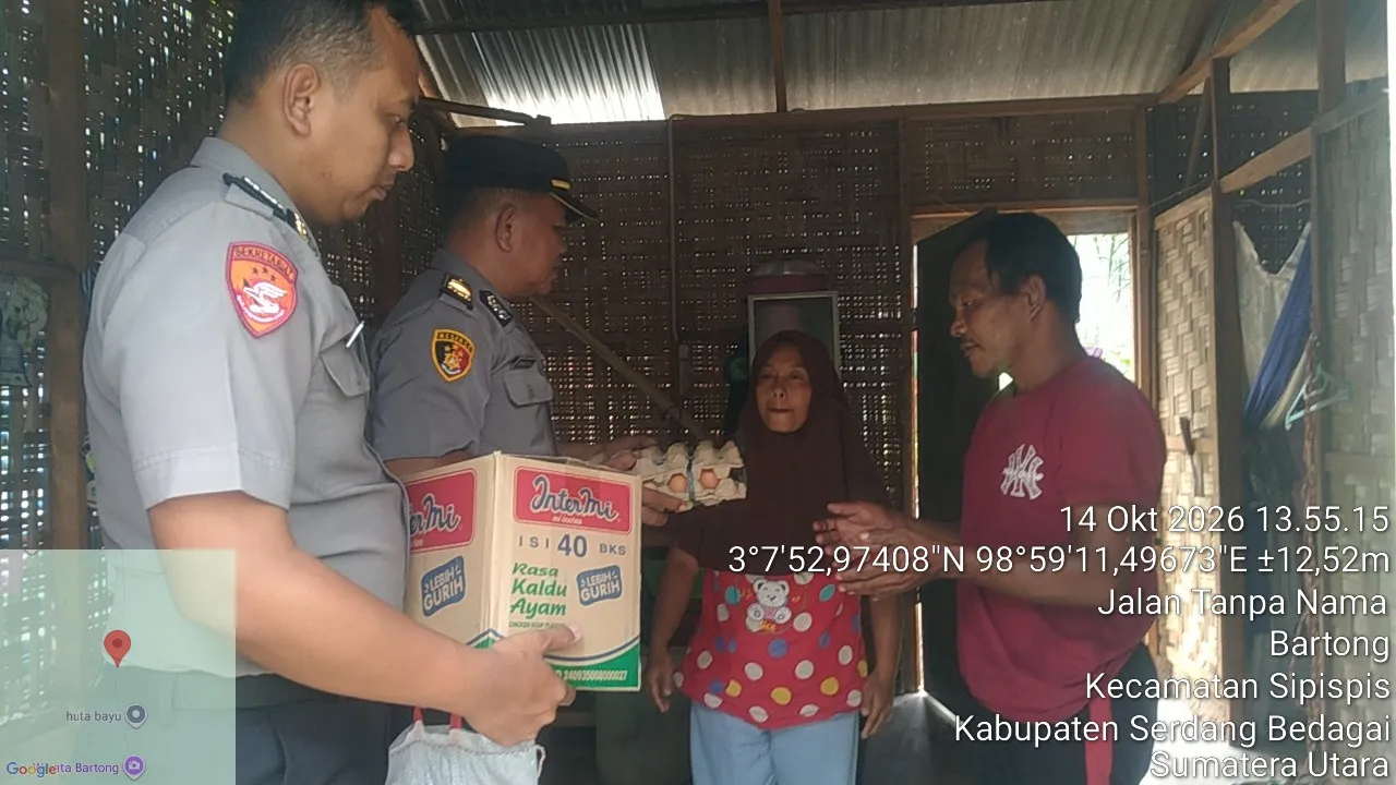 Polsek Sipispis Salurkan Bansos untuk Warga Kurang Mampu di Desa Bartong